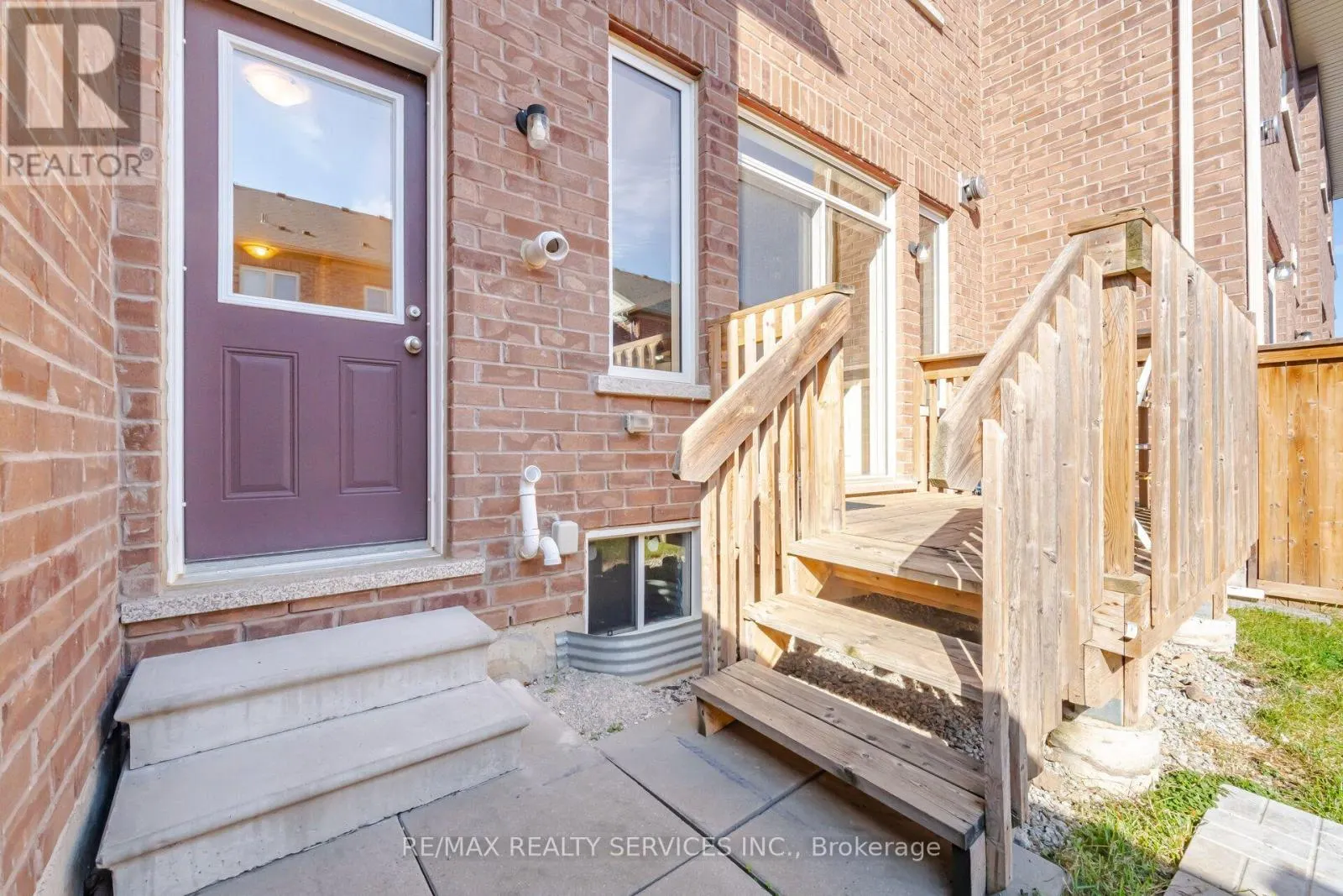 15 DALE MEADOWS ROAD