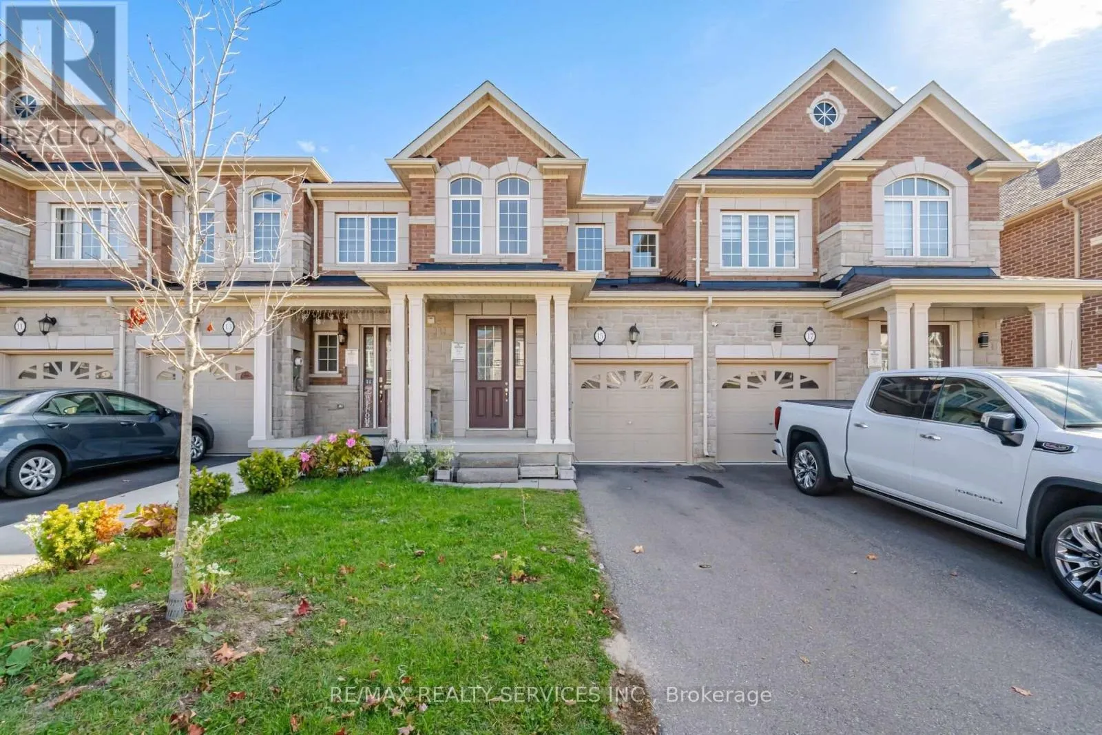 15 DALE MEADOWS ROAD