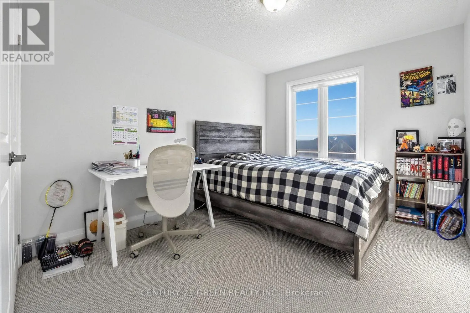 16 SUMMERBEAM WAY