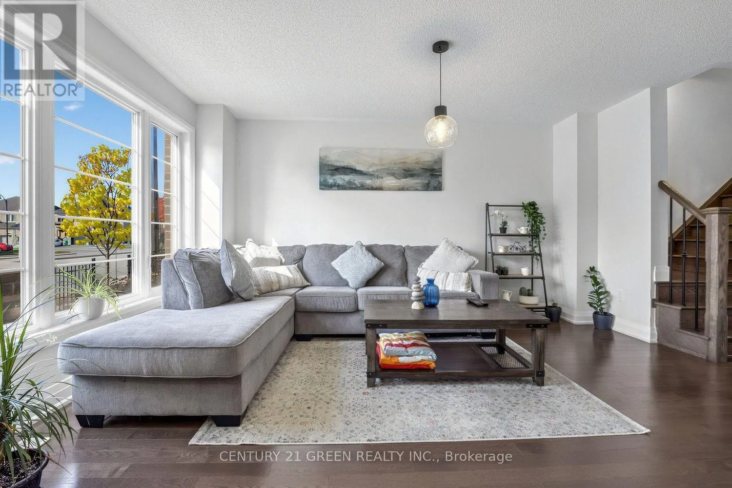 16 SUMMERBEAM WAY