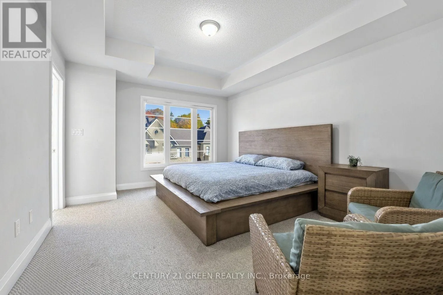 16 SUMMERBEAM WAY
