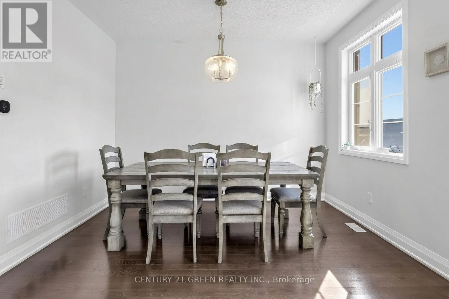16 SUMMERBEAM WAY