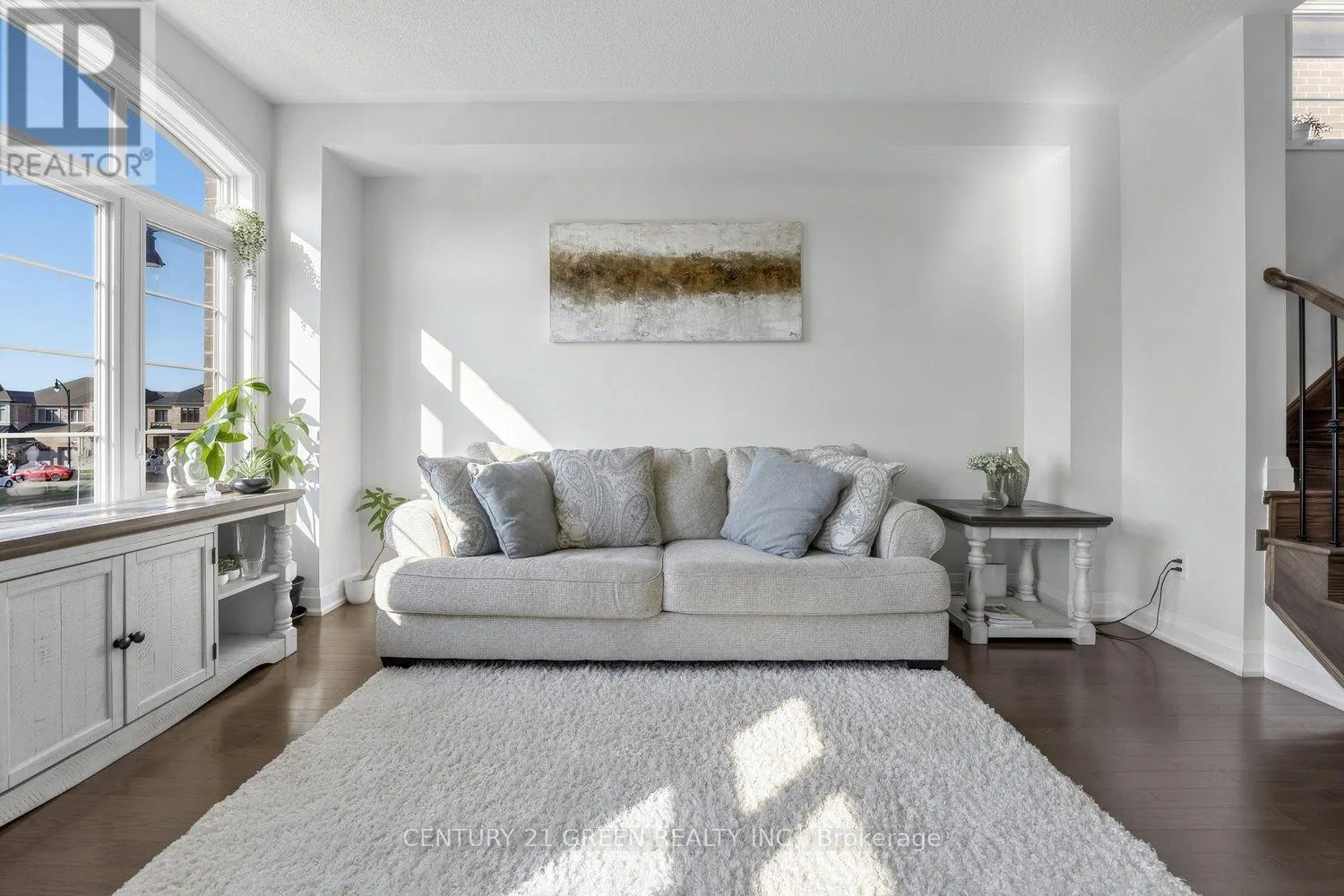 16 SUMMERBEAM WAY