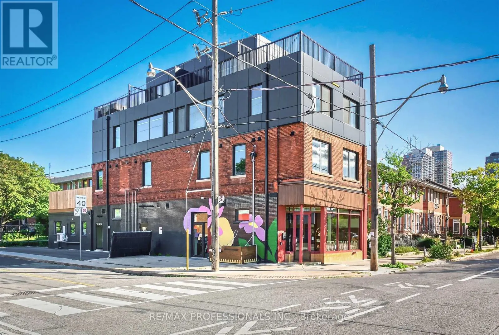 202 - 393 PERTH AVENUE