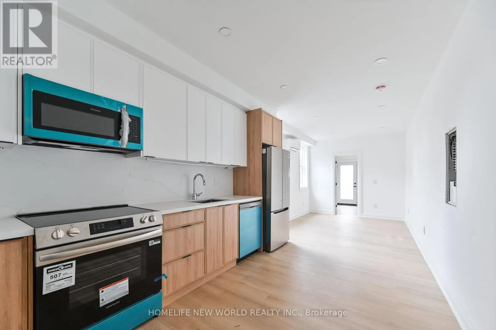 201 - 228 EMERSON AVENUE