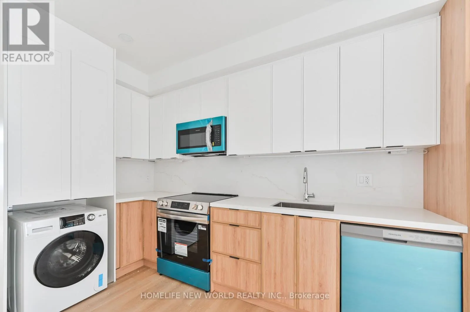 201 - 228 EMERSON AVENUE