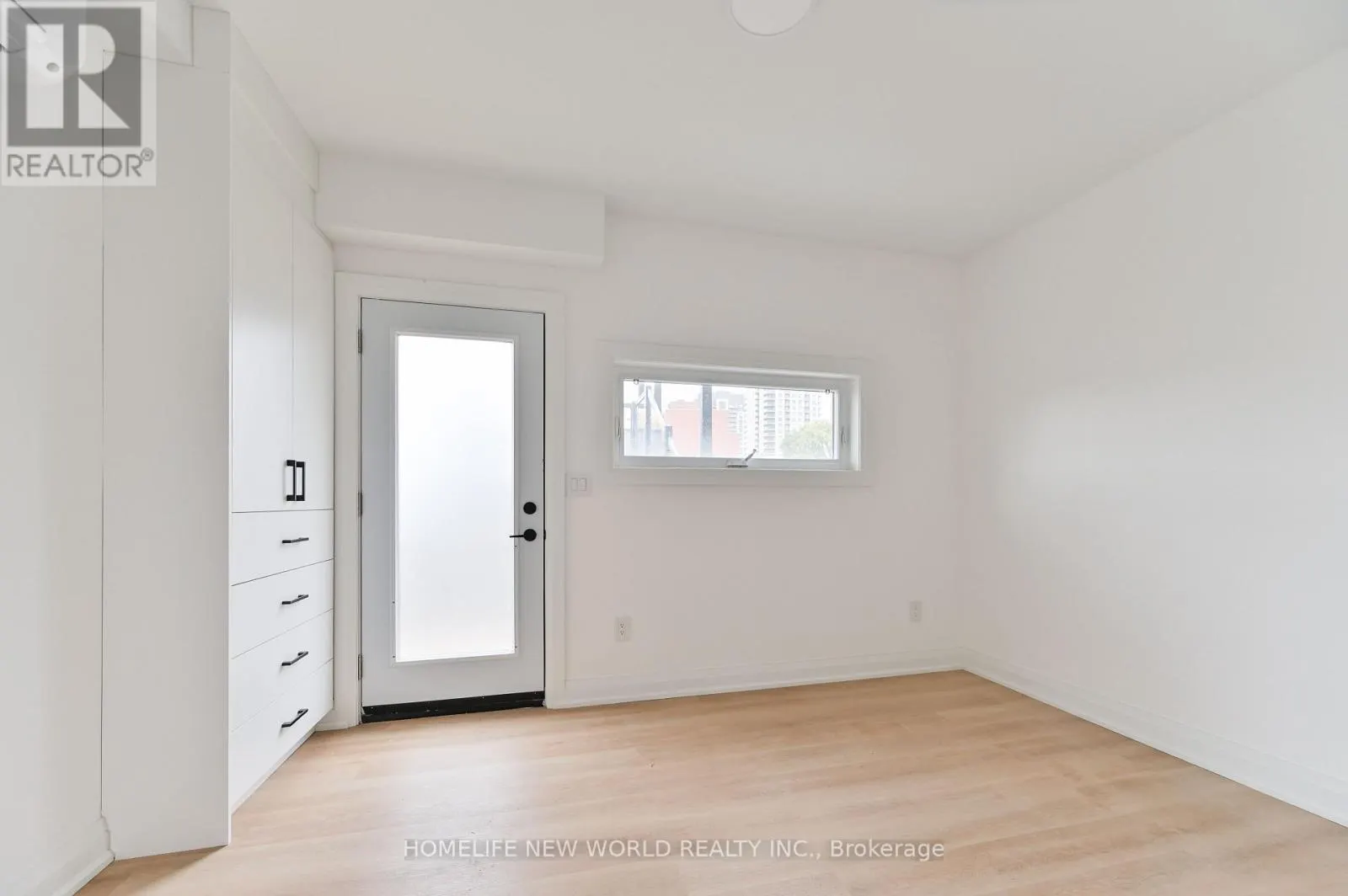 201 - 228 EMERSON AVENUE