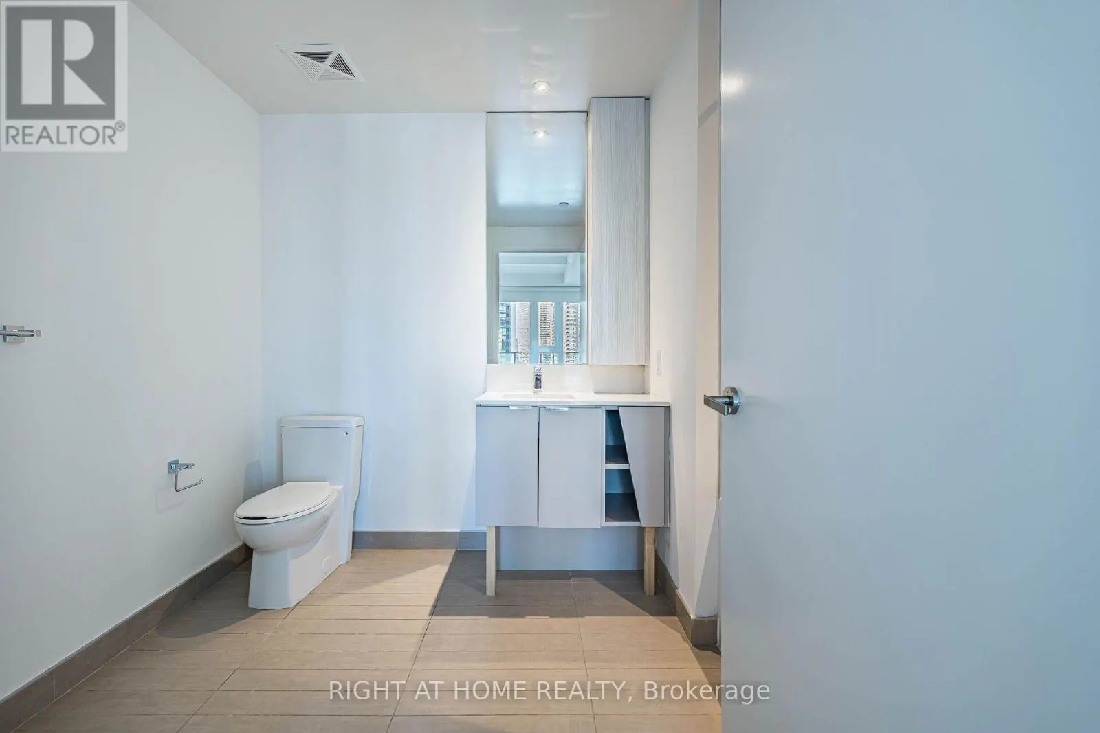 1112 - 3883 QUARTZ ROAD