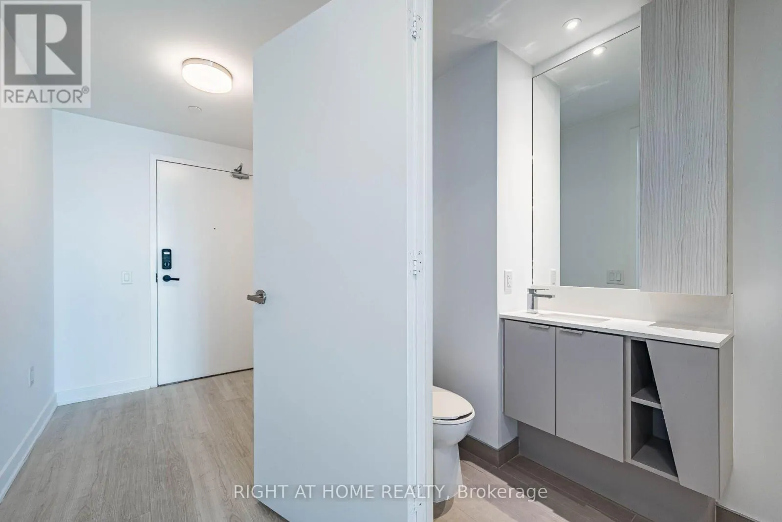 1112 - 3883 QUARTZ ROAD
