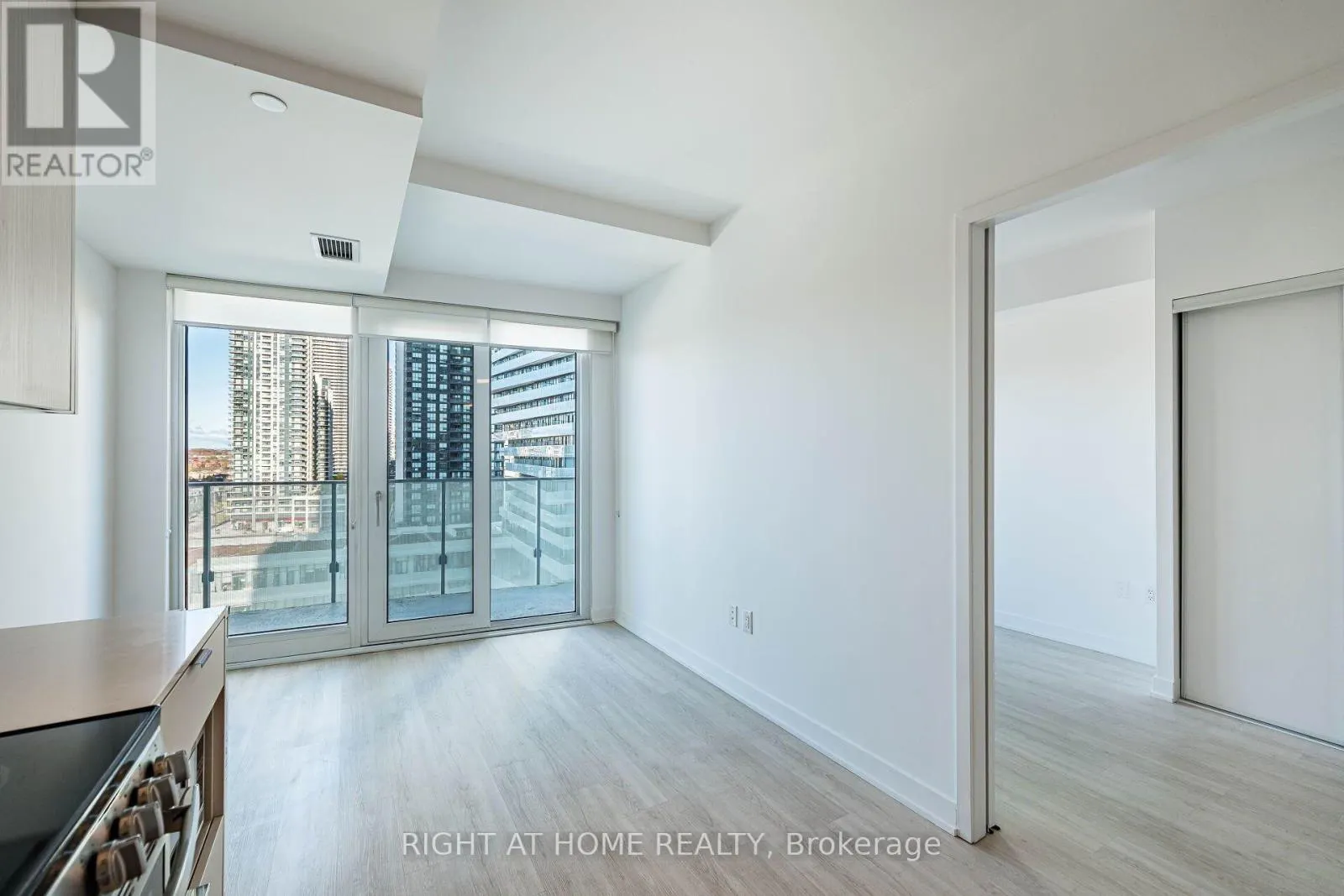 1112 - 3883 QUARTZ ROAD