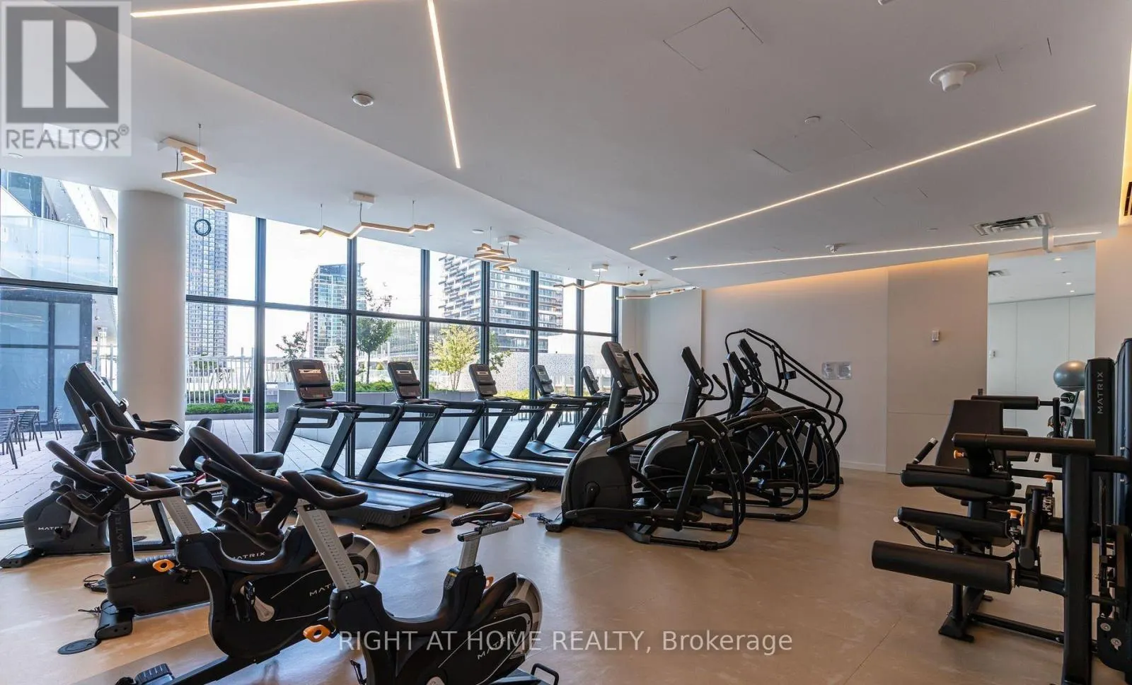 1112 - 3883 QUARTZ ROAD