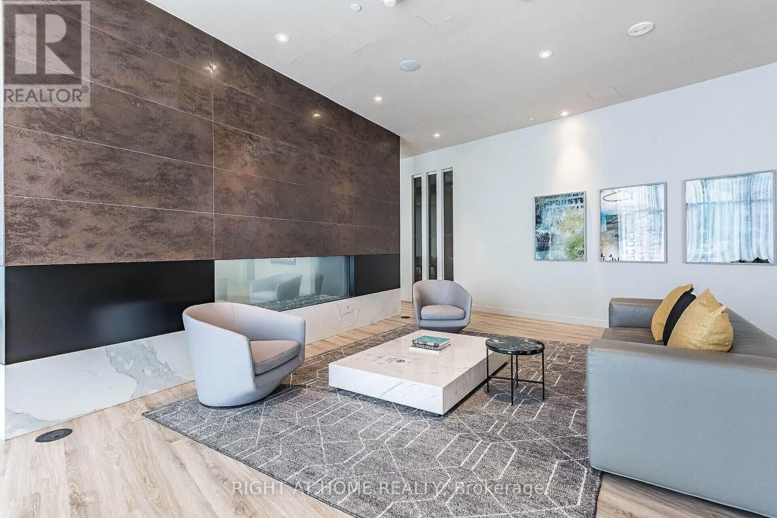 1112 - 3883 QUARTZ ROAD