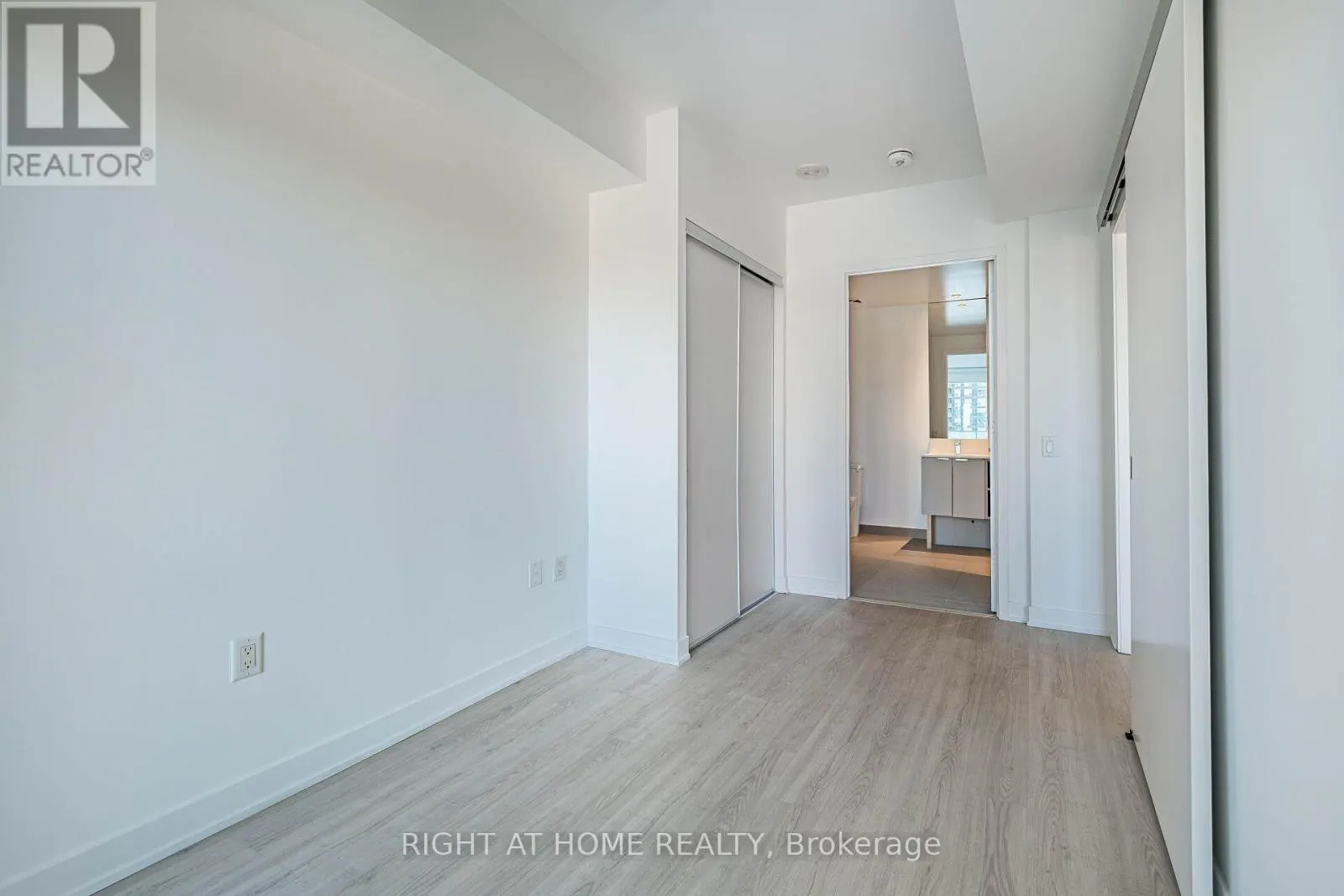 1112 - 3883 QUARTZ ROAD