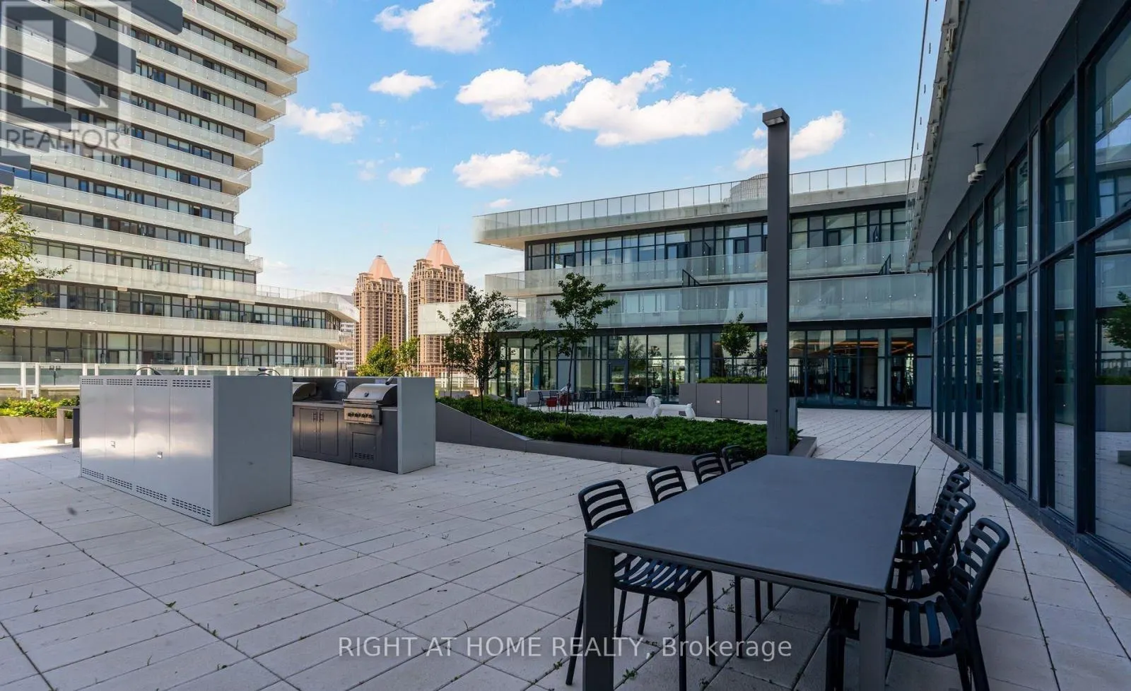 1112 - 3883 QUARTZ ROAD