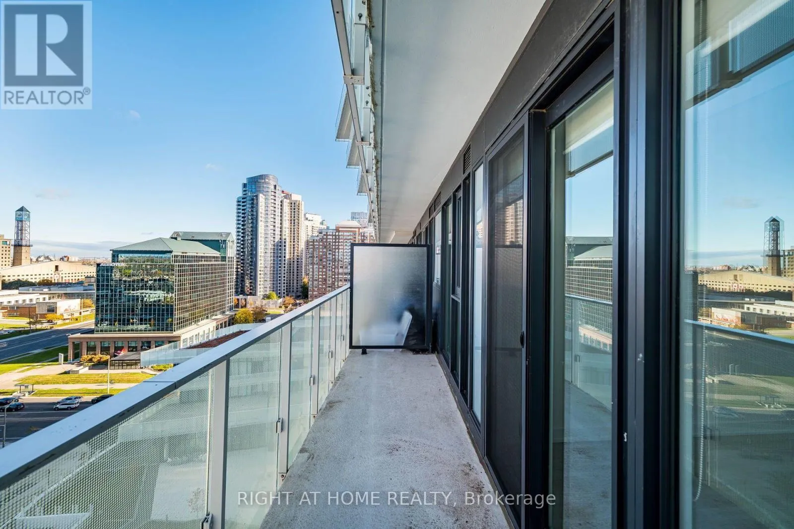 1112 - 3883 QUARTZ ROAD