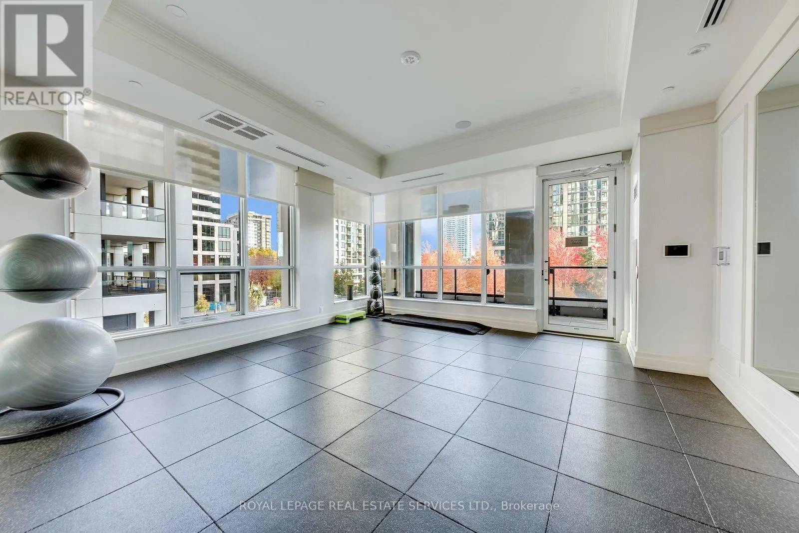 2303 - 36 ELM DRIVE W