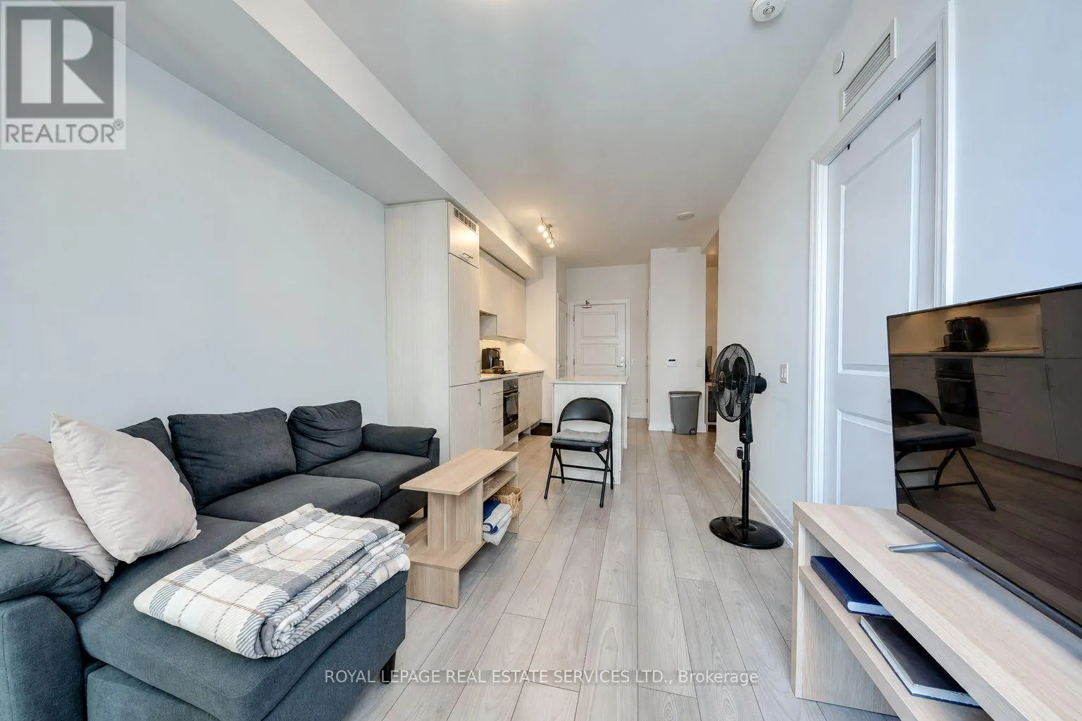 2303 - 36 ELM DRIVE W