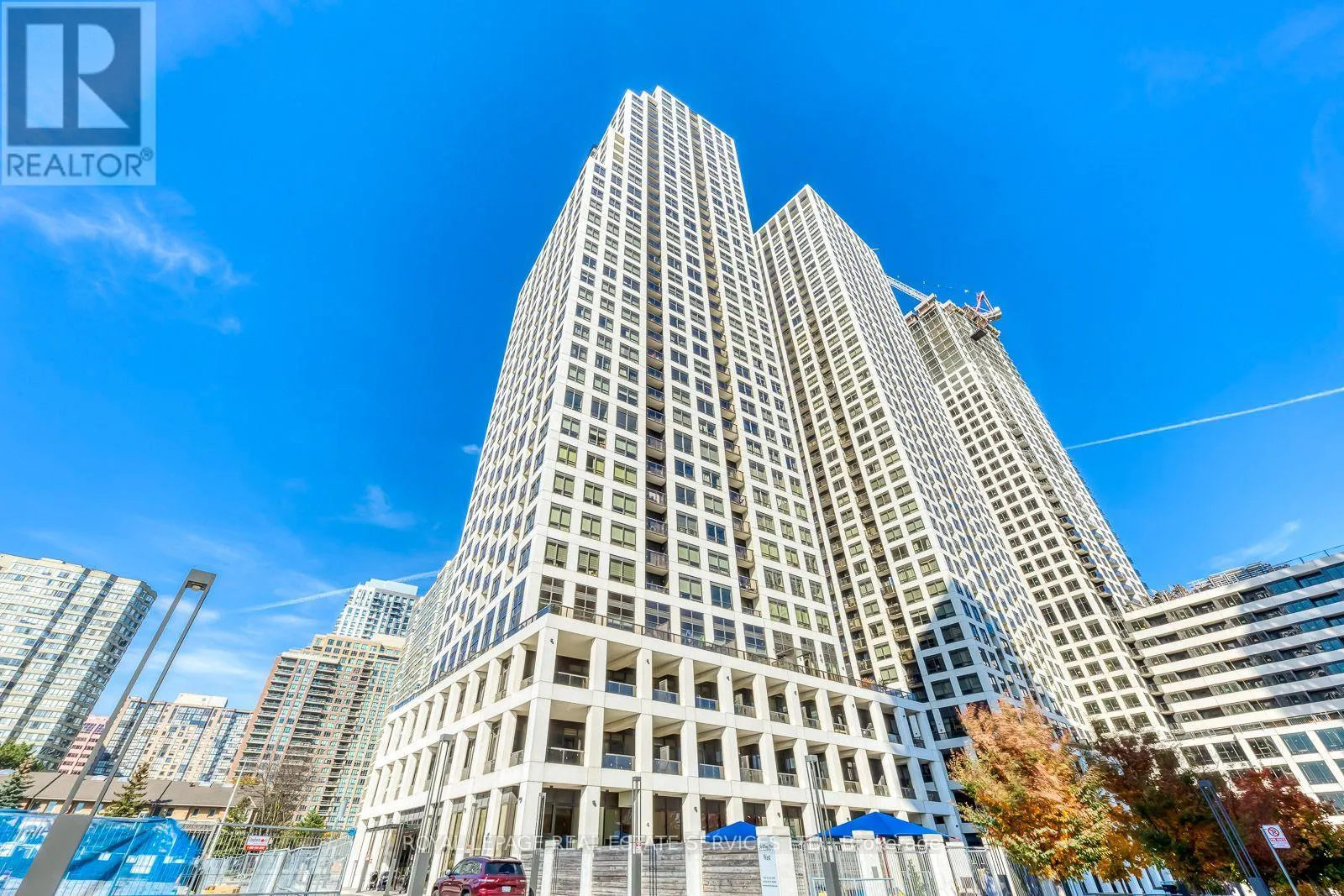 2303 - 36 ELM DRIVE W