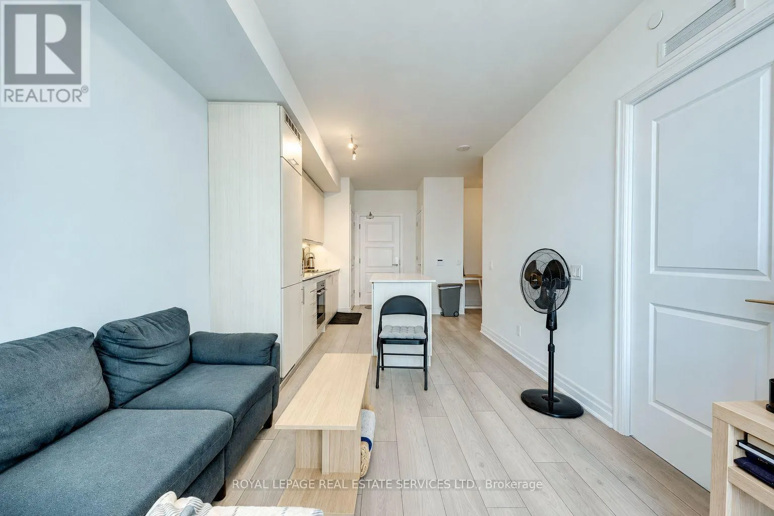 2303 - 36 ELM DRIVE W