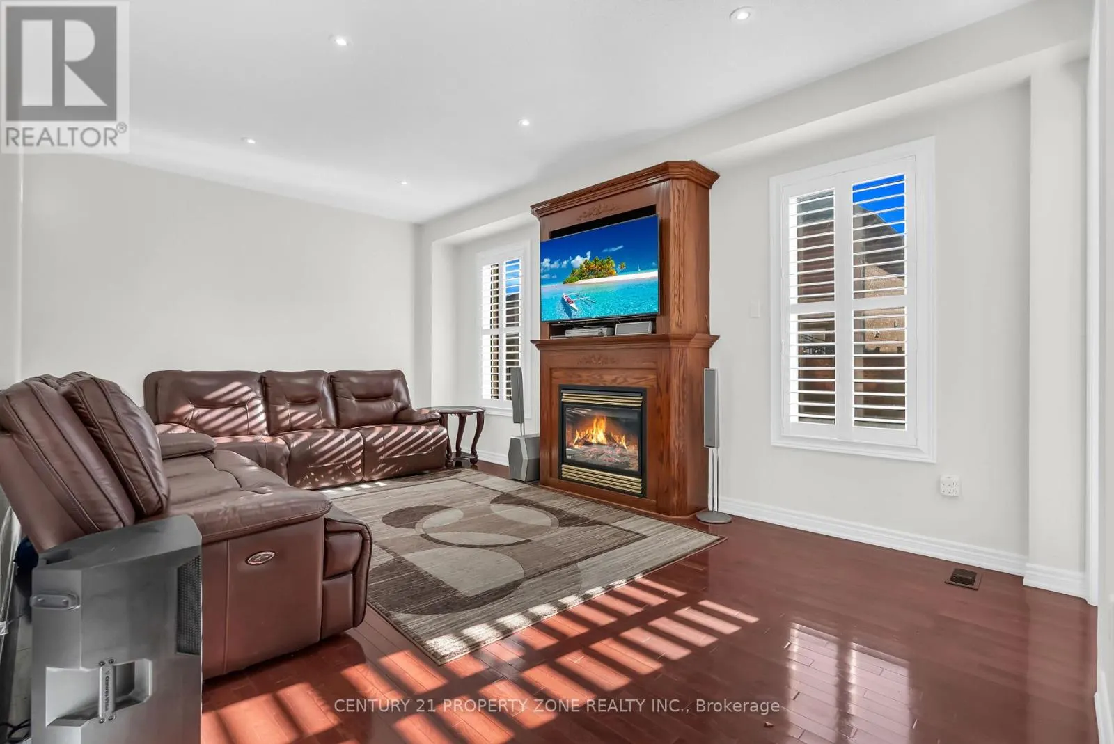 17 ELSMERE ROAD