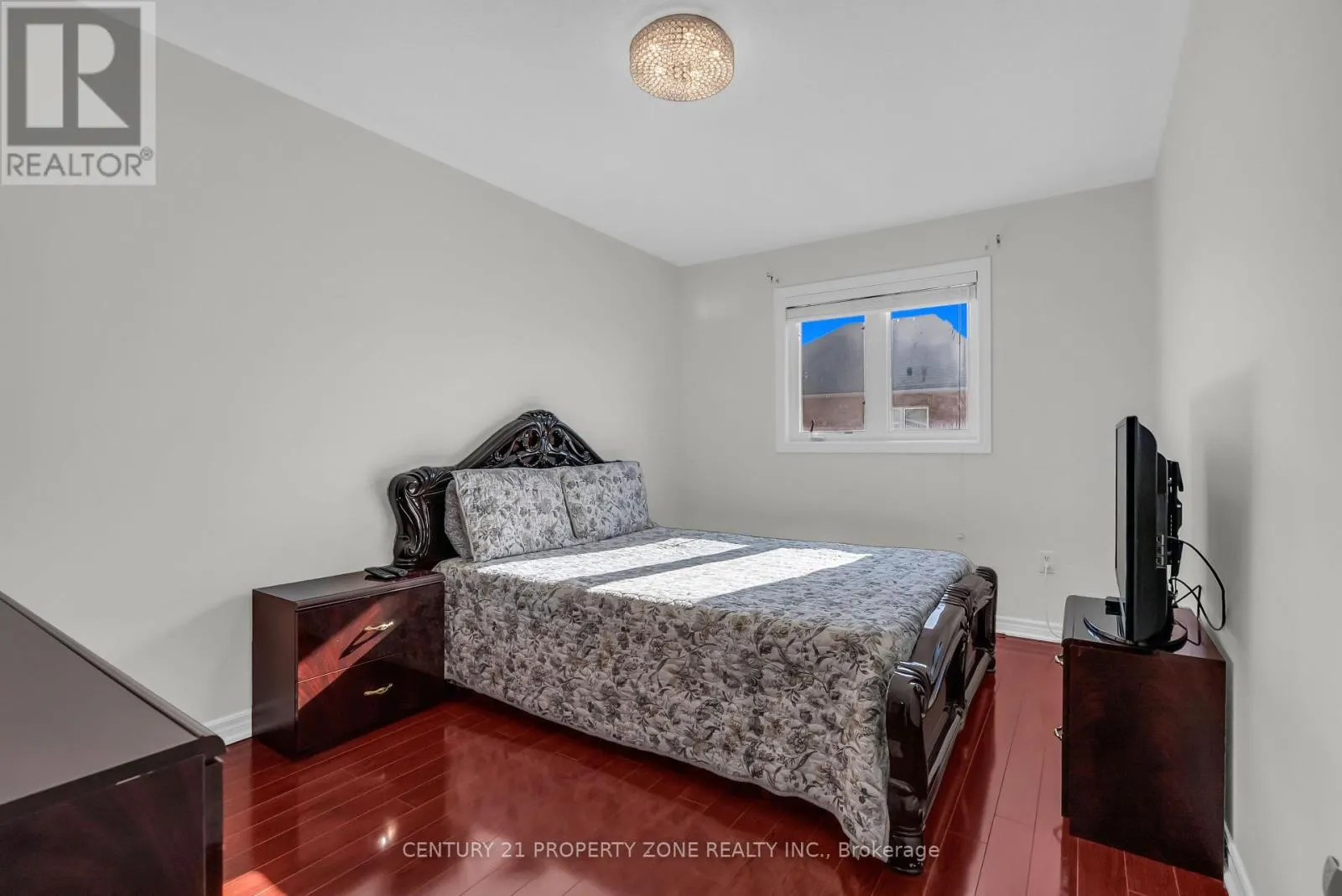 17 ELSMERE ROAD