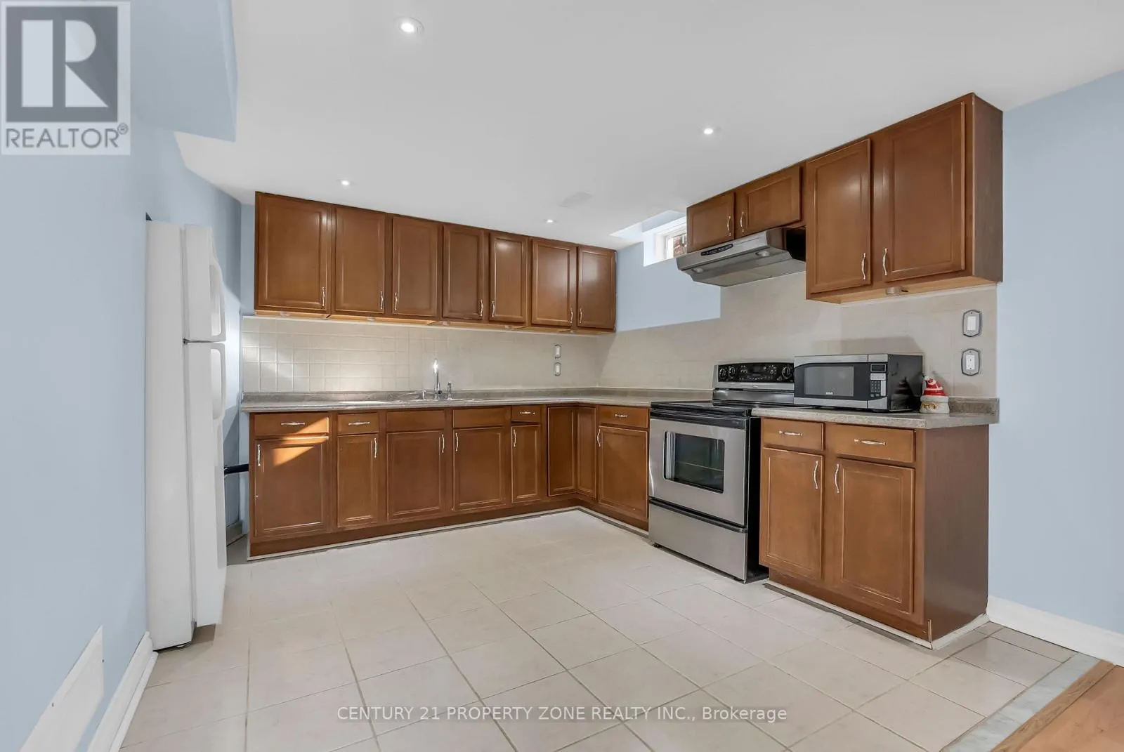 17 ELSMERE ROAD