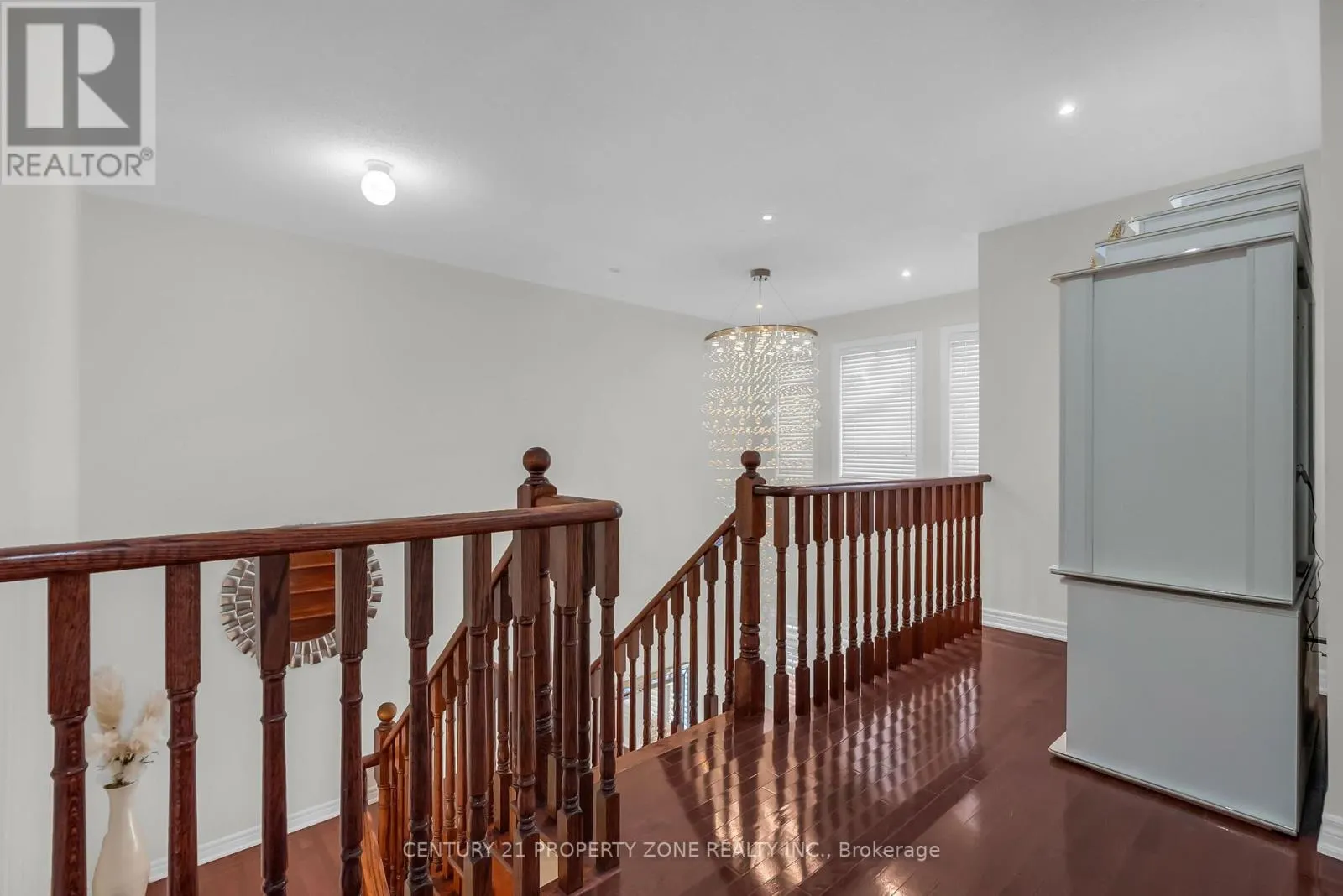 17 ELSMERE ROAD