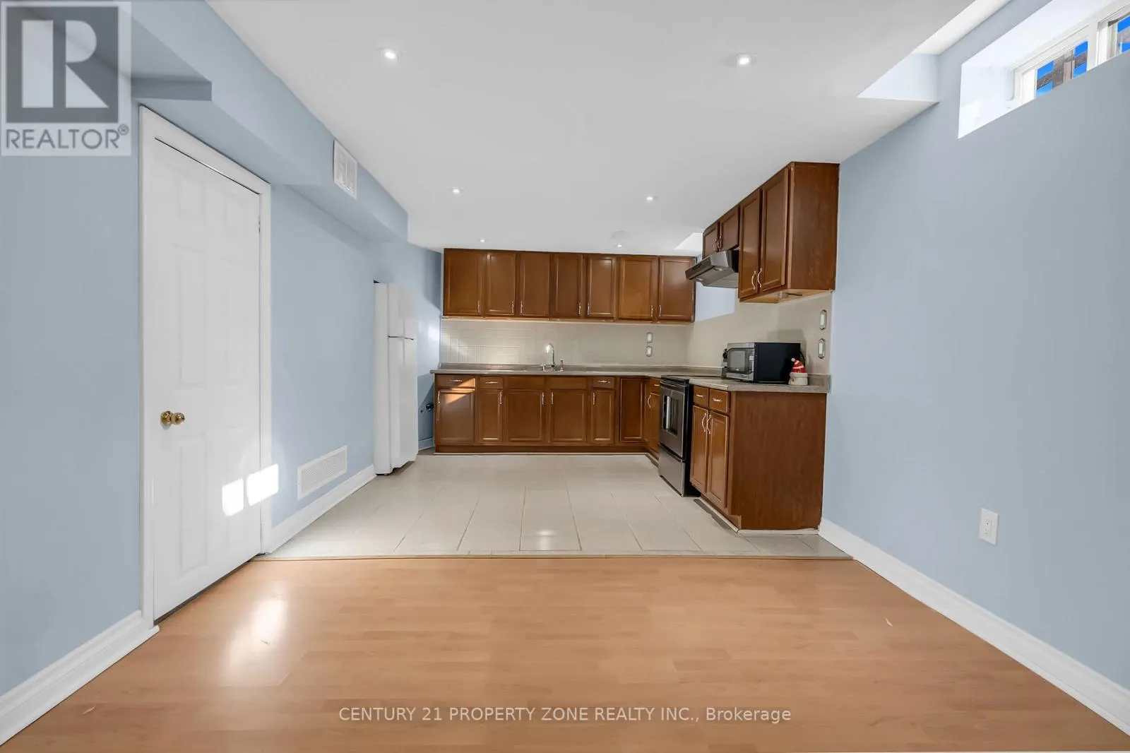 17 ELSMERE ROAD