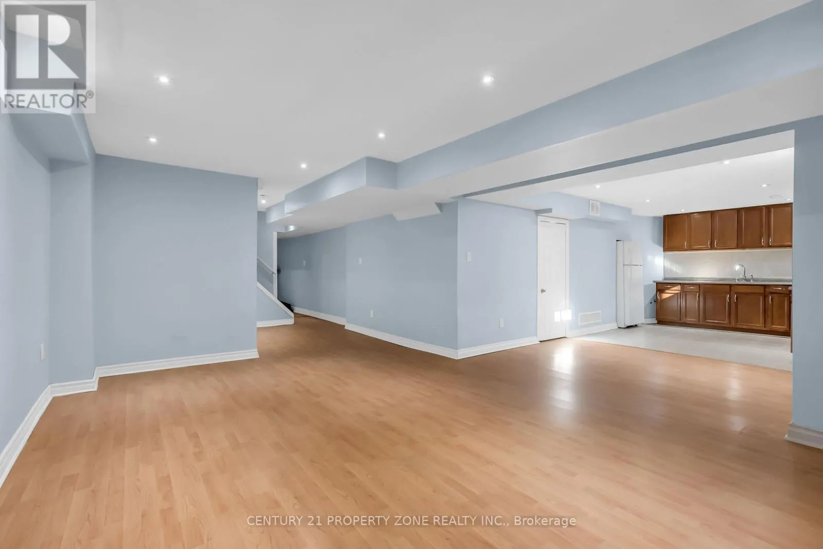 17 ELSMERE ROAD