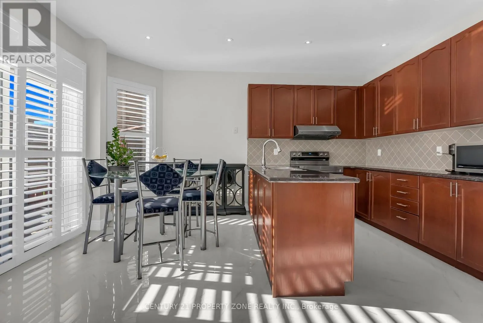 17 ELSMERE ROAD