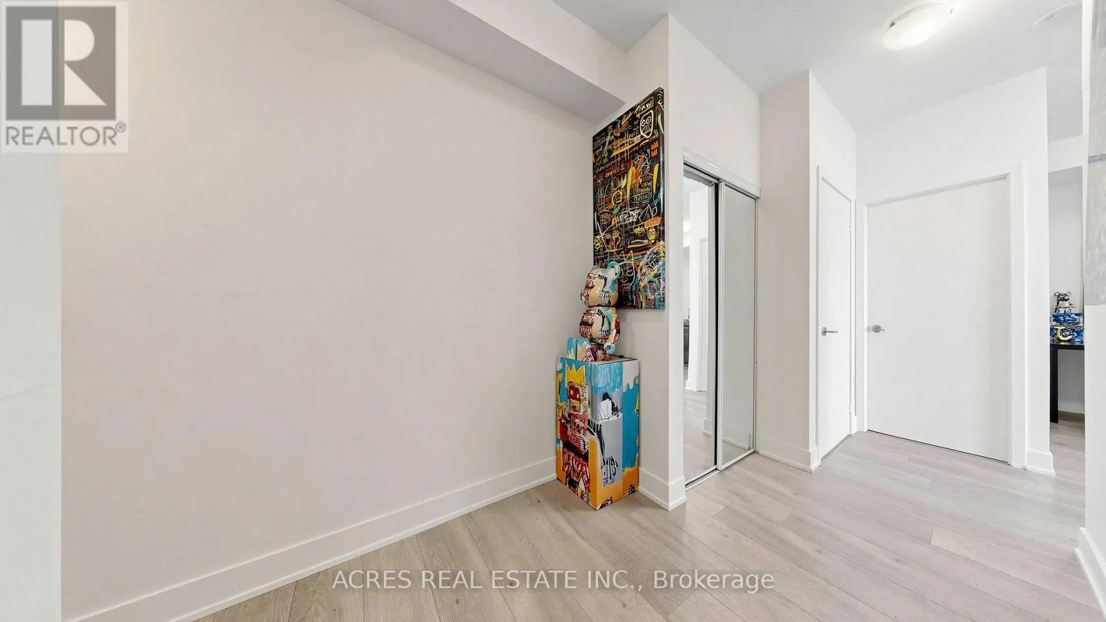5806 - 30 SHORE BREEZE DRIVE