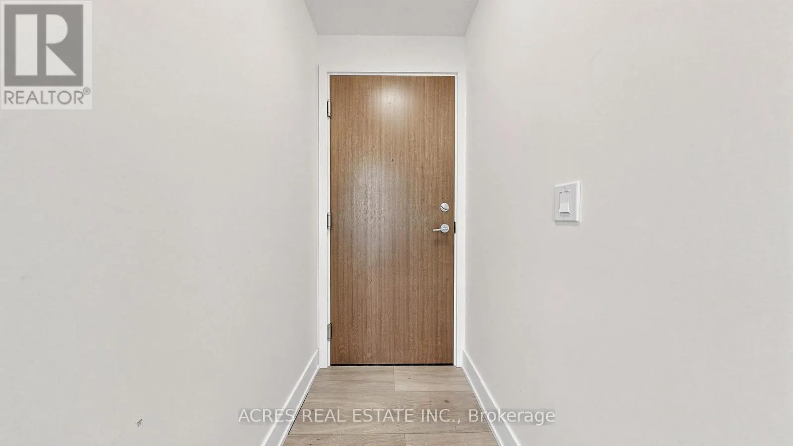 5806 - 30 SHORE BREEZE DRIVE