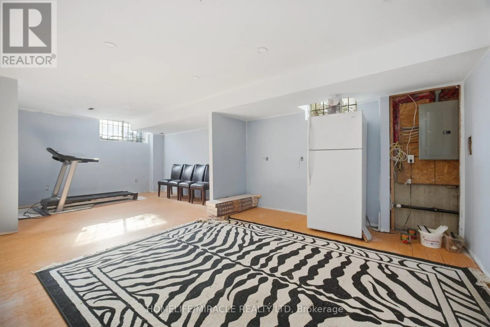 101 CRYSTALVIEW CRESCENT