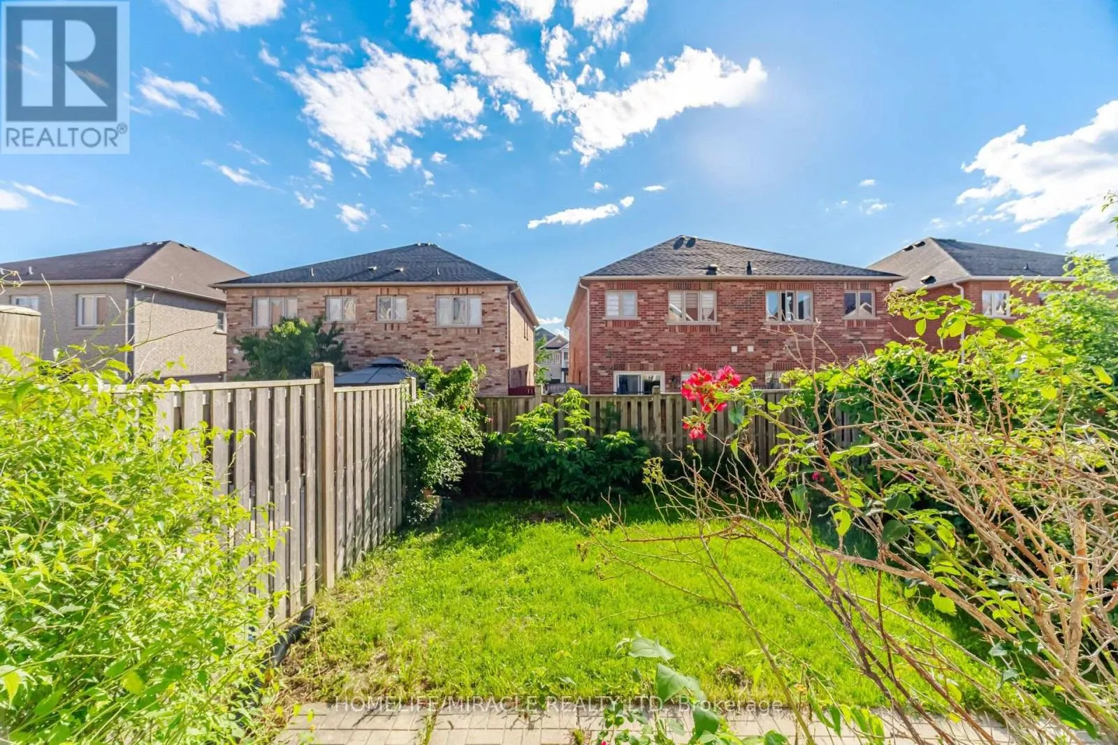 101 CRYSTALVIEW CRESCENT