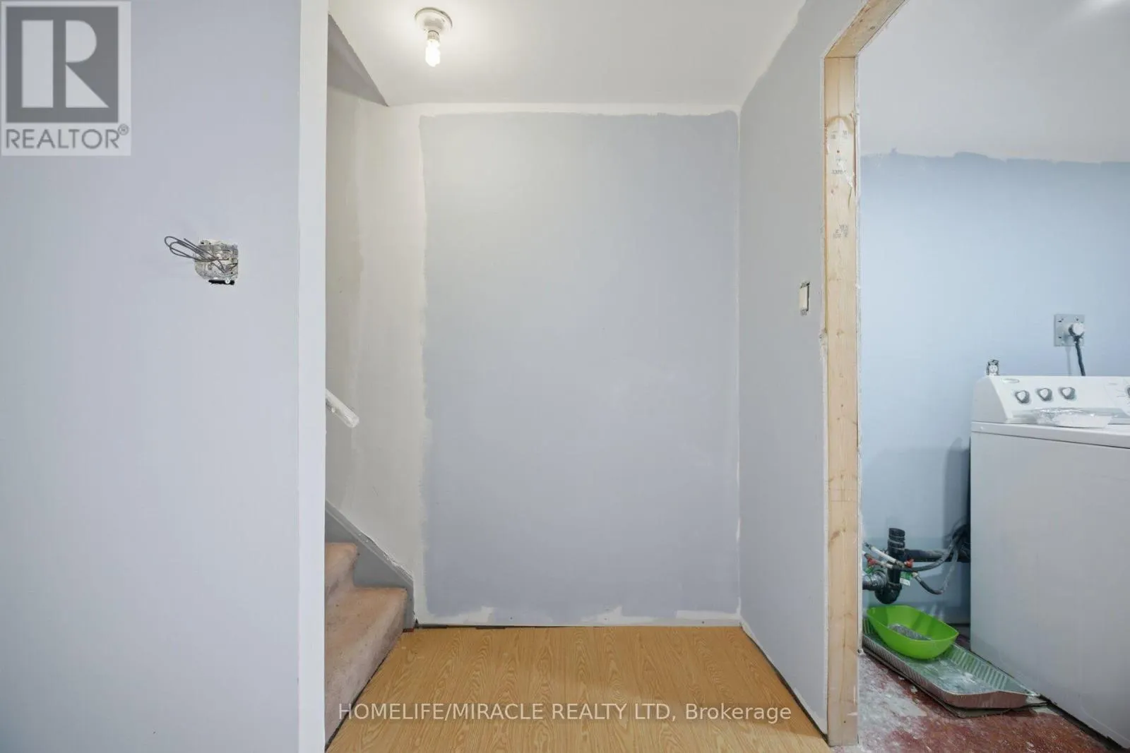 101 CRYSTALVIEW CRESCENT
