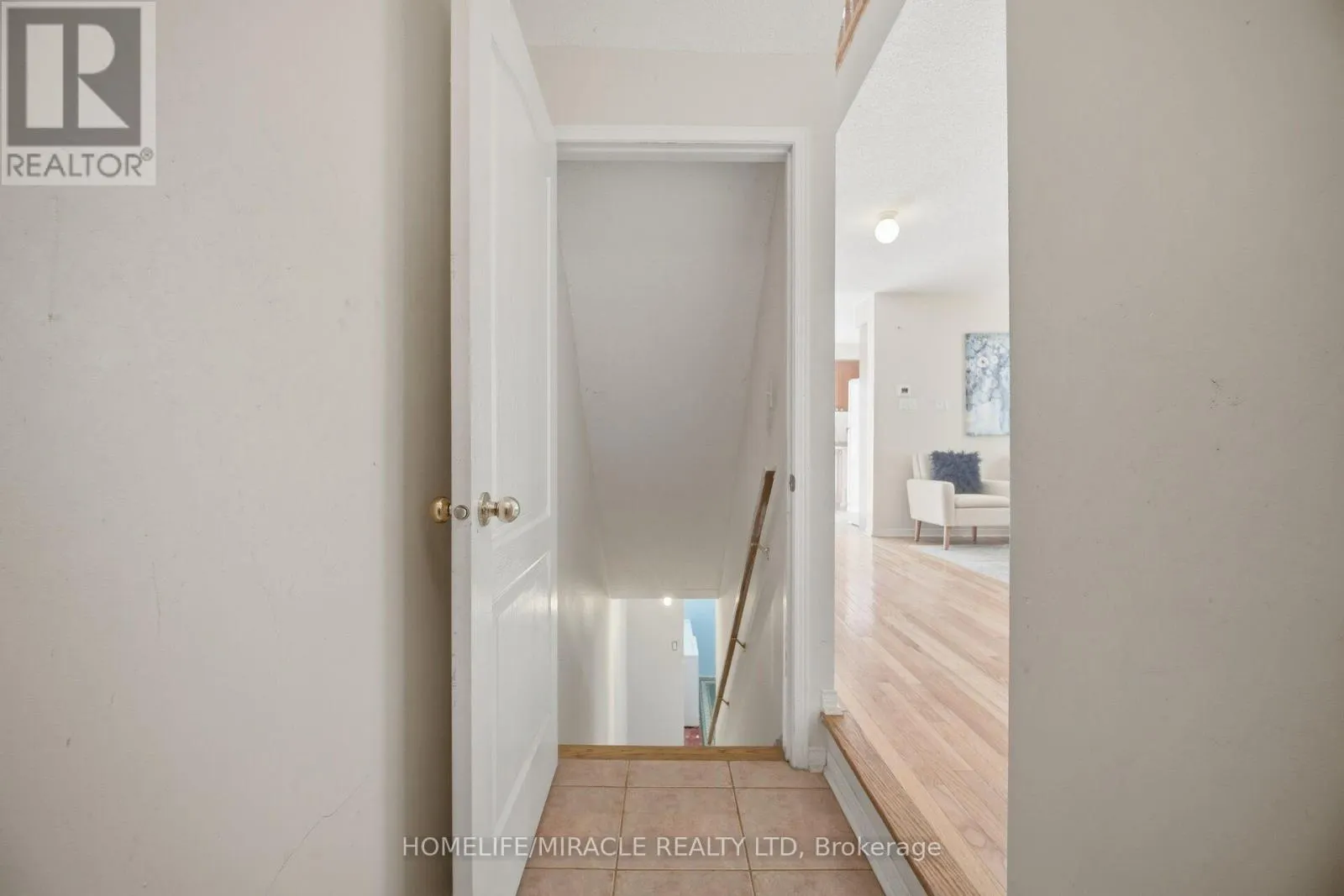 101 CRYSTALVIEW CRESCENT