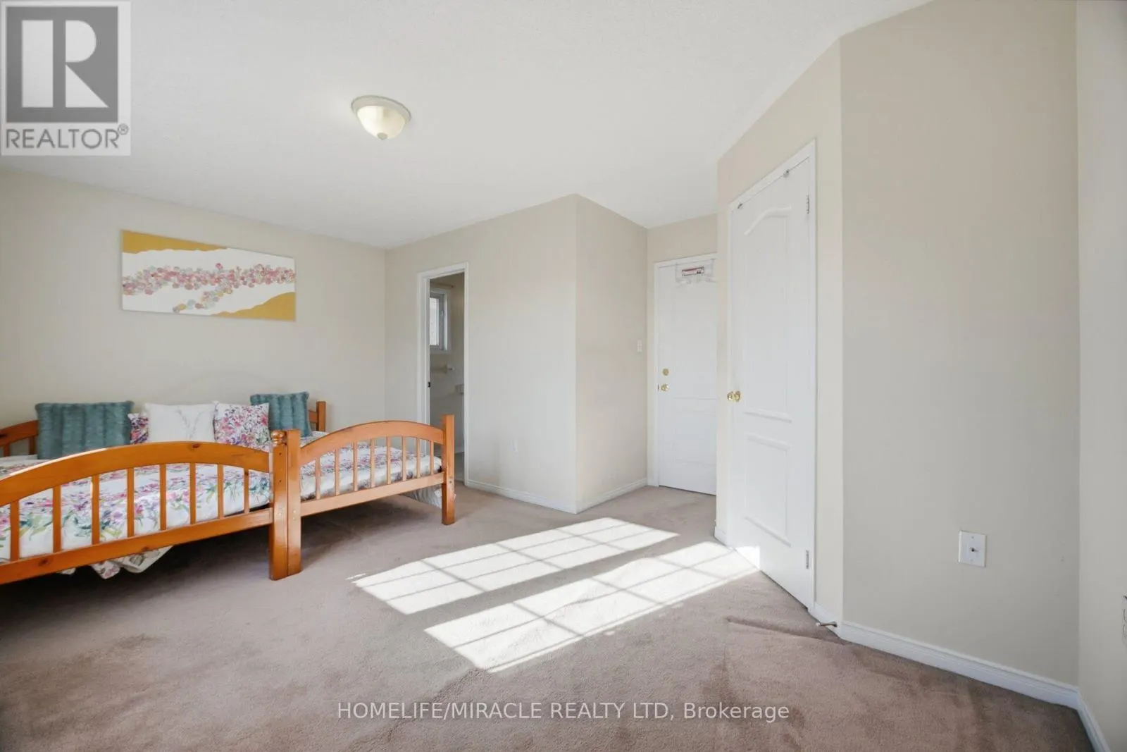 101 CRYSTALVIEW CRESCENT