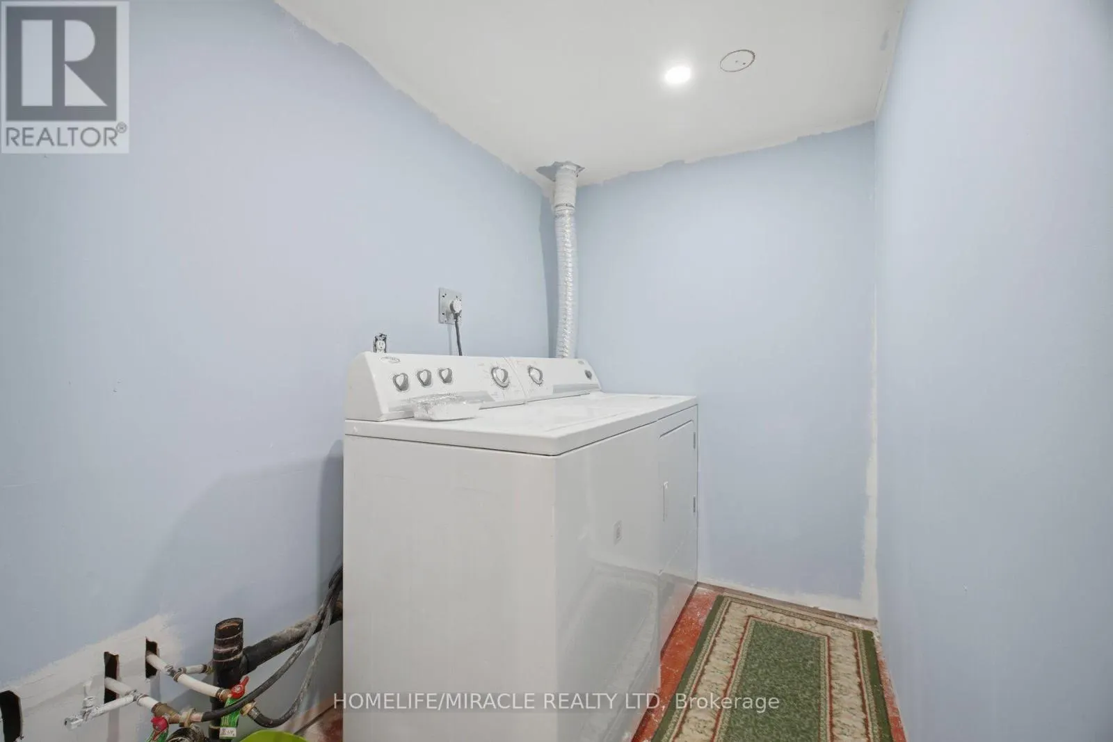 101 CRYSTALVIEW CRESCENT