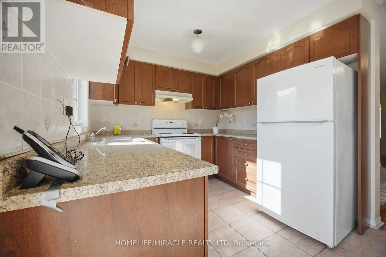 101 CRYSTALVIEW CRESCENT