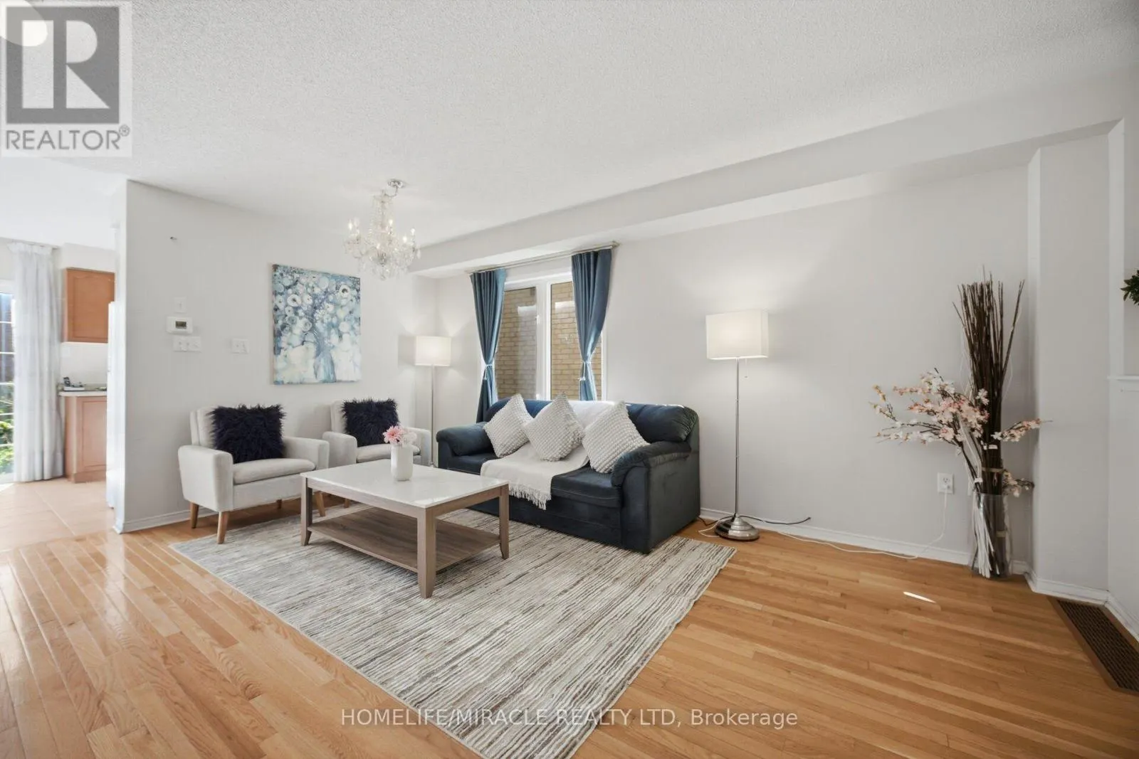 101 CRYSTALVIEW CRESCENT