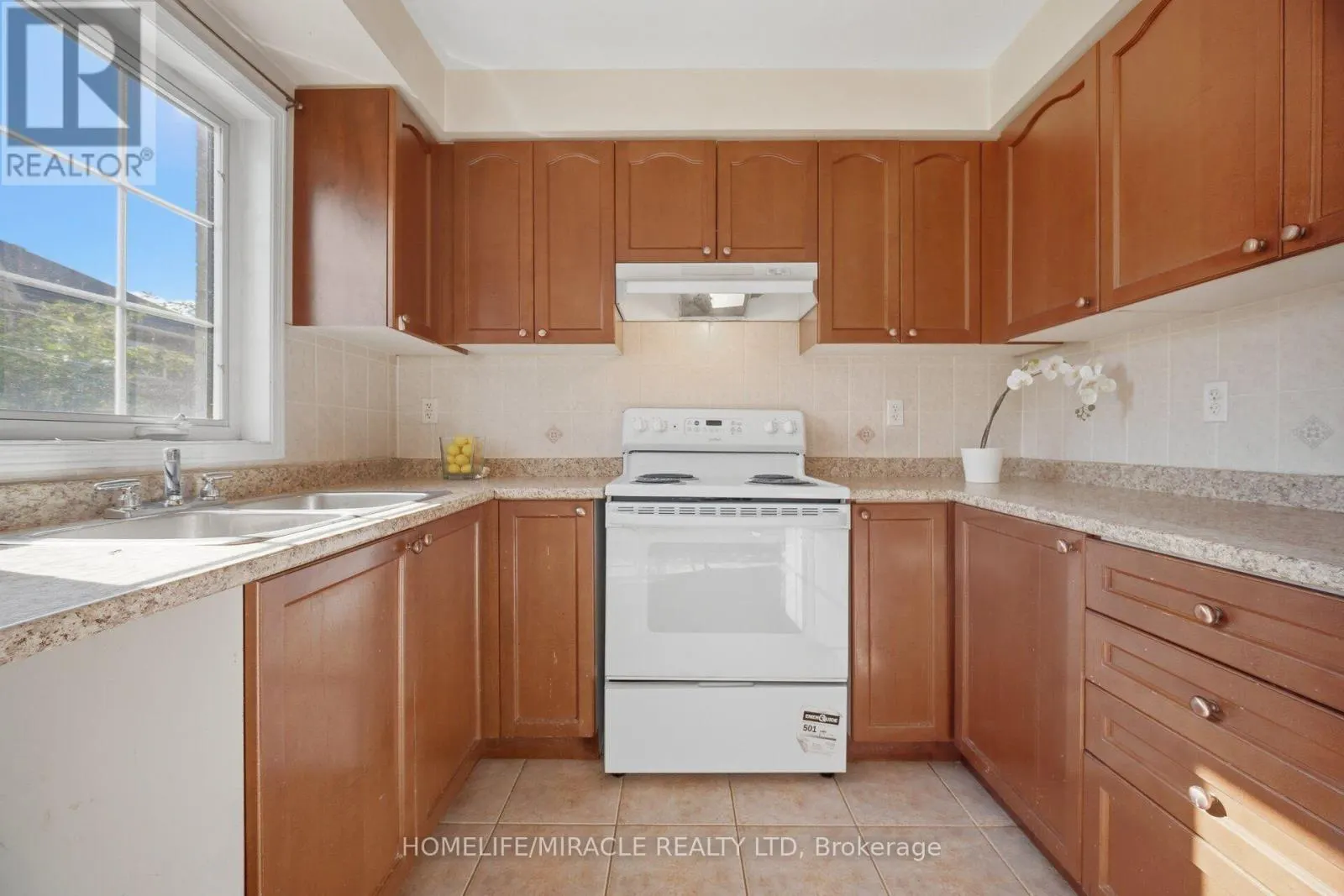 101 CRYSTALVIEW CRESCENT