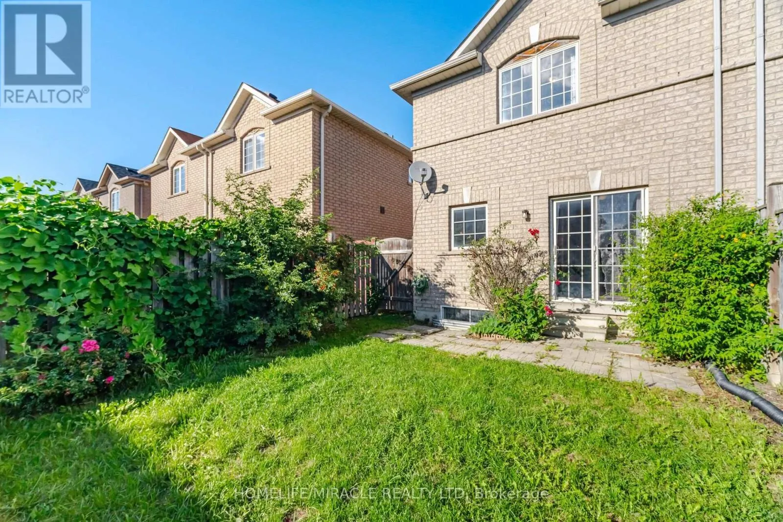 101 CRYSTALVIEW CRESCENT