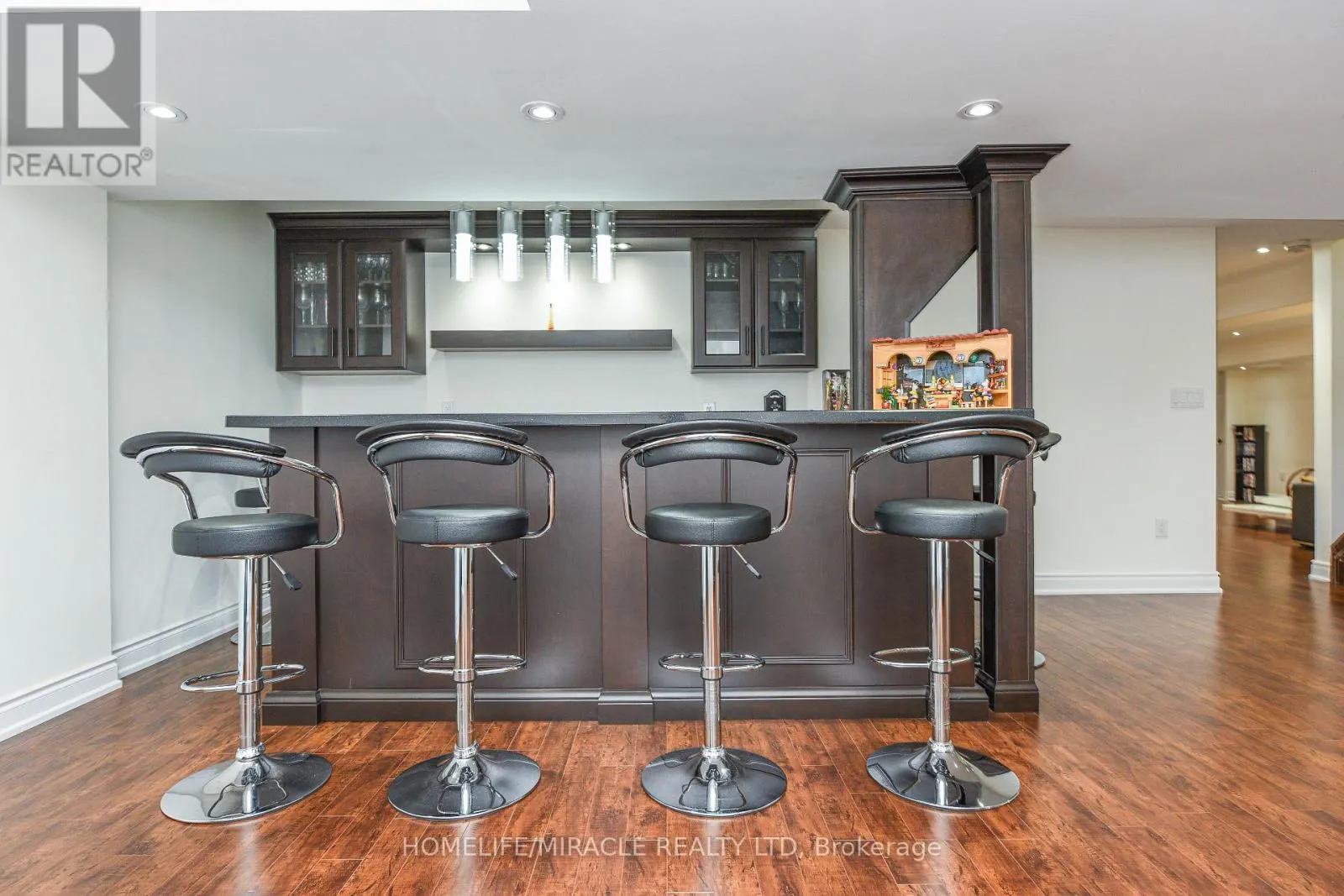 6 MENDOZA DRIVE