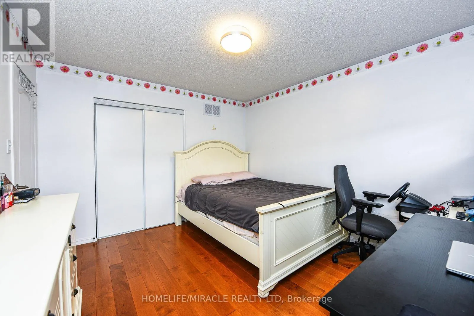 6 MENDOZA DRIVE
