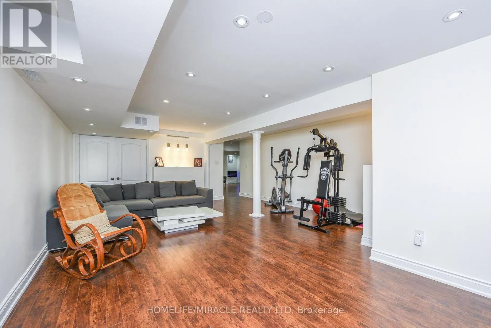 6 MENDOZA DRIVE