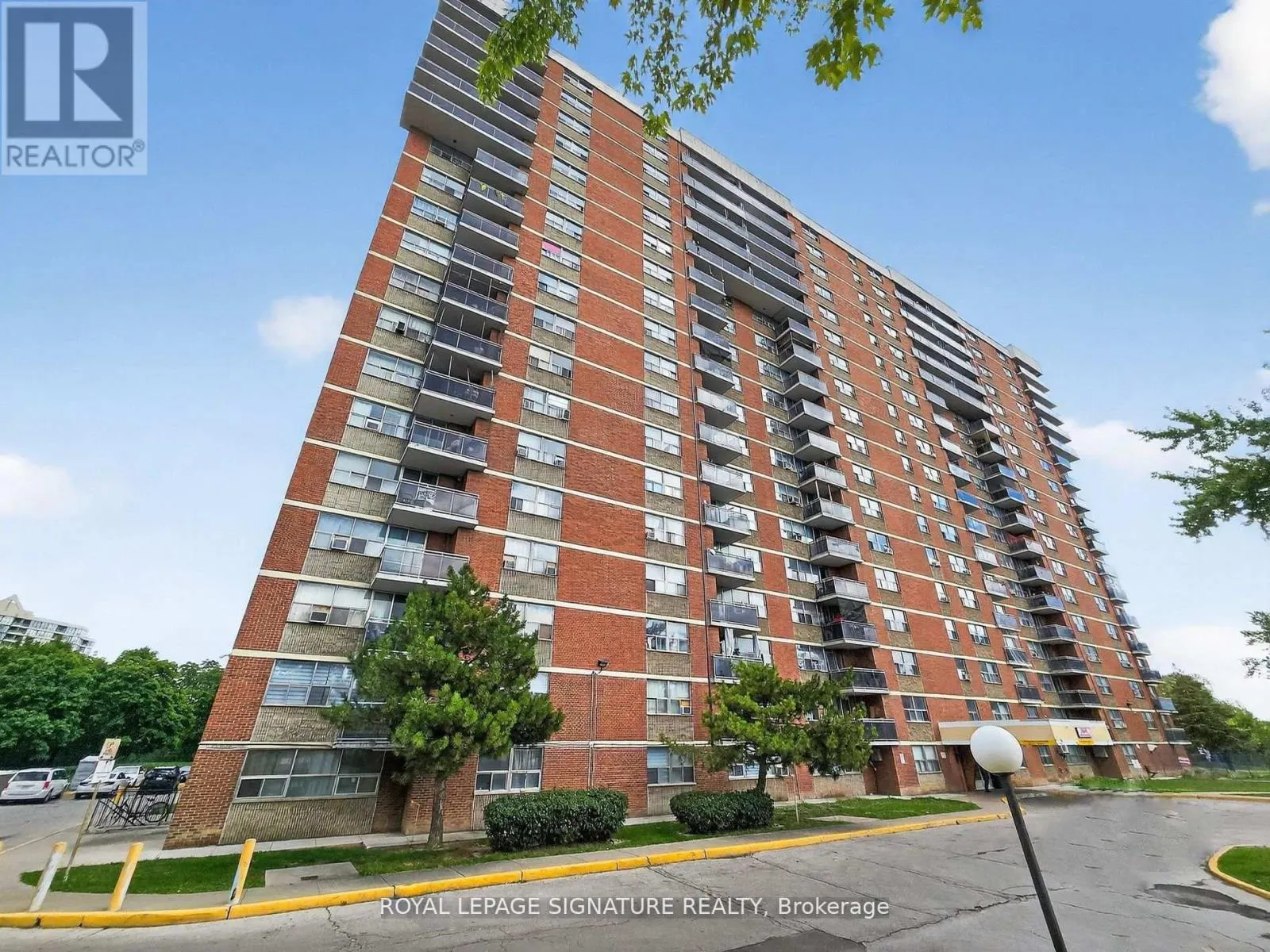 1705 - 2645 KIPLING AVENUE
