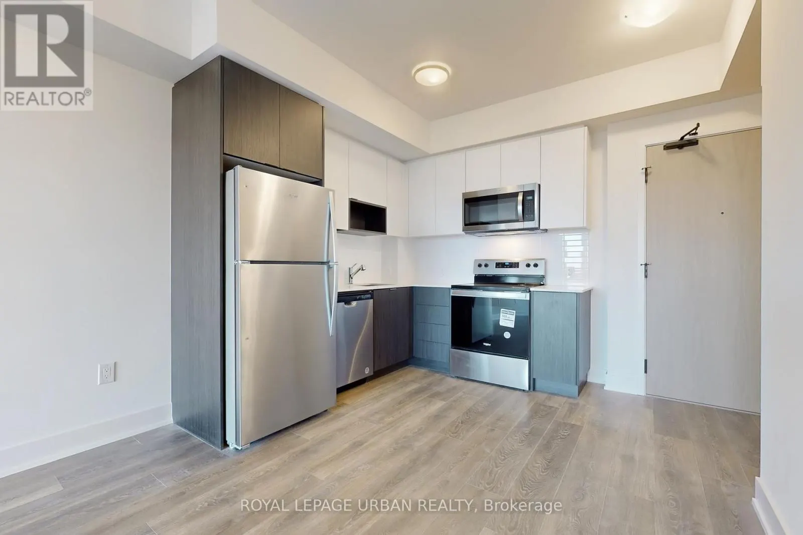 1108 - 204 BURNHAMTHORPE ROAD E