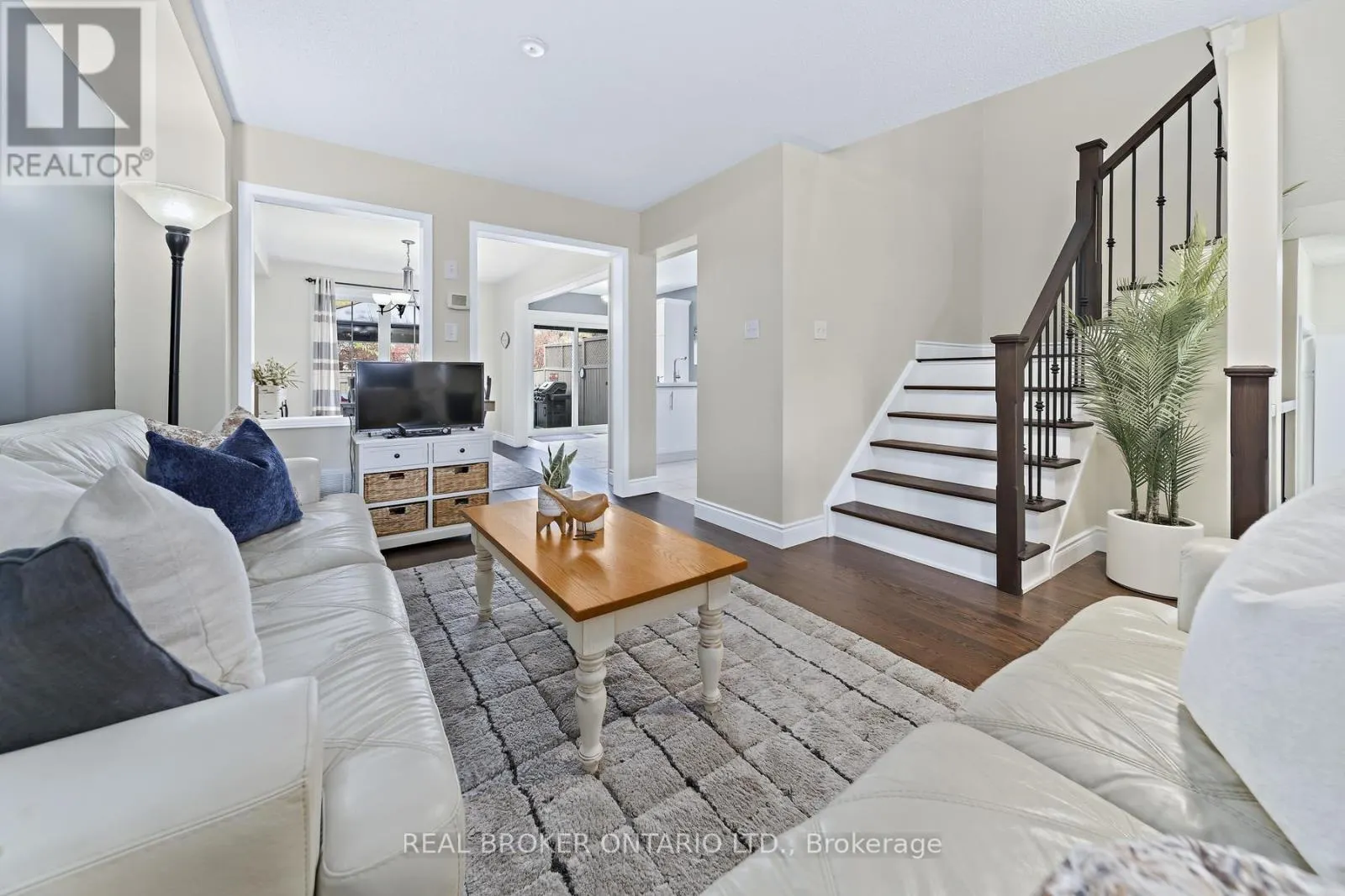 45 WOODCOTE CRESCENT