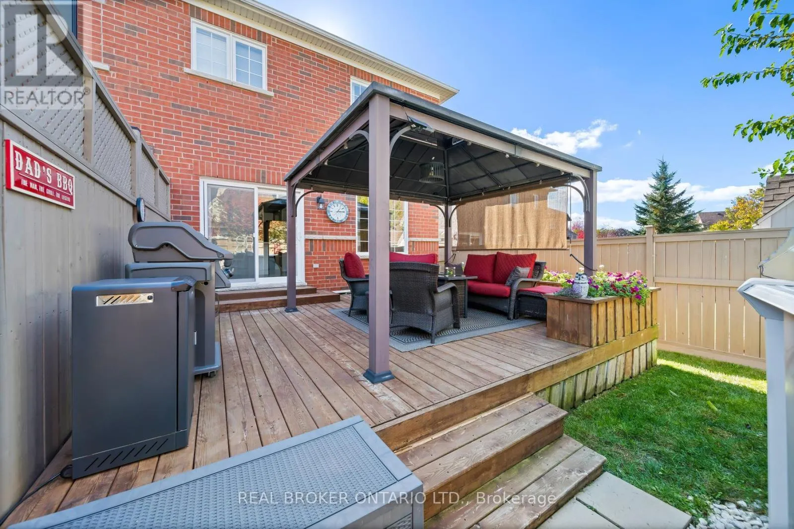 45 WOODCOTE CRESCENT