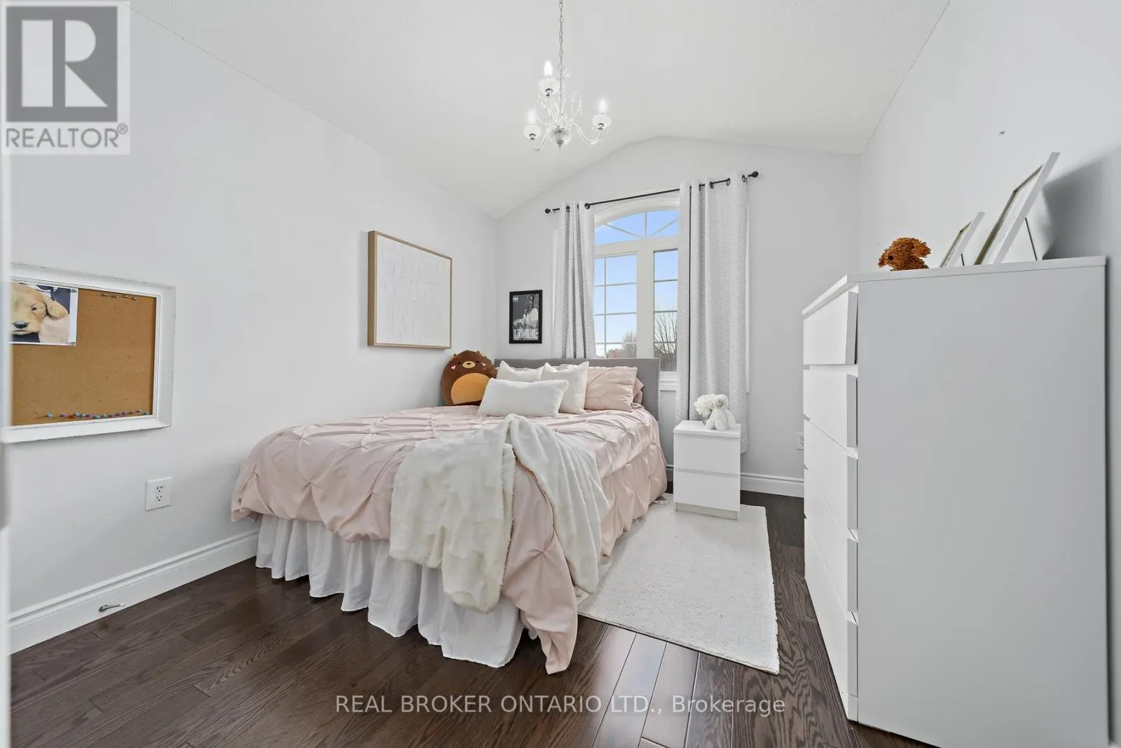 45 WOODCOTE CRESCENT